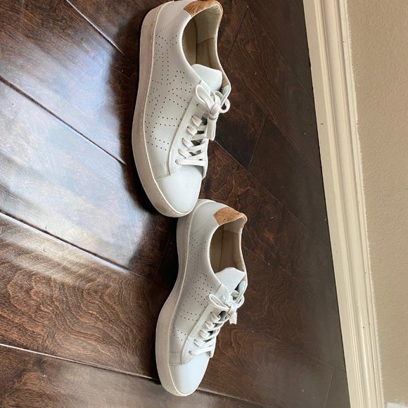 Pozu Vegan Leather Sneakers - Picture 2 of 5